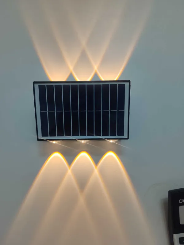 Солнечный LED светильник для фасада и улицы 2 Солнечный LED светильник для фасада и улицы 2