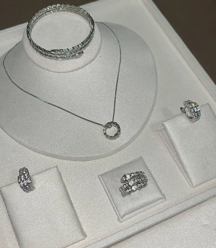 bvlgari komplekt
