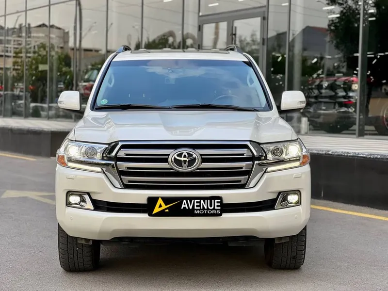 Toyota Land Cruiser 200 1 Toyota Land Cruiser 200 1