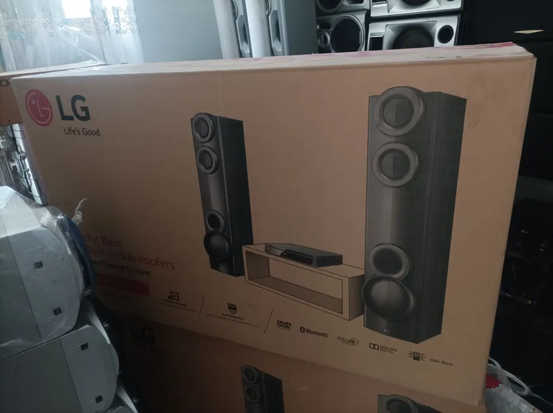 LG muzikalni sentr sotiladi 2 LG muzikalni sentr sotiladi 2