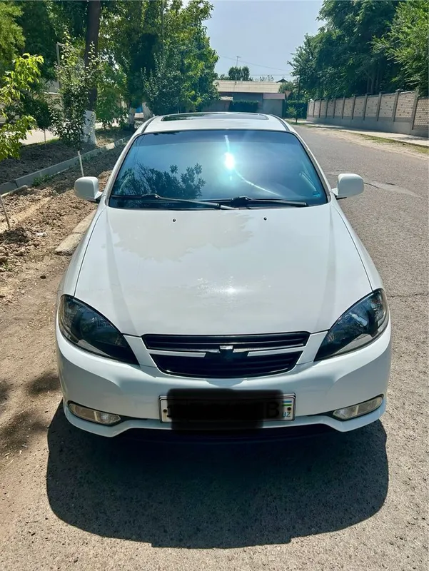 Продаётся Lacetti Gentra