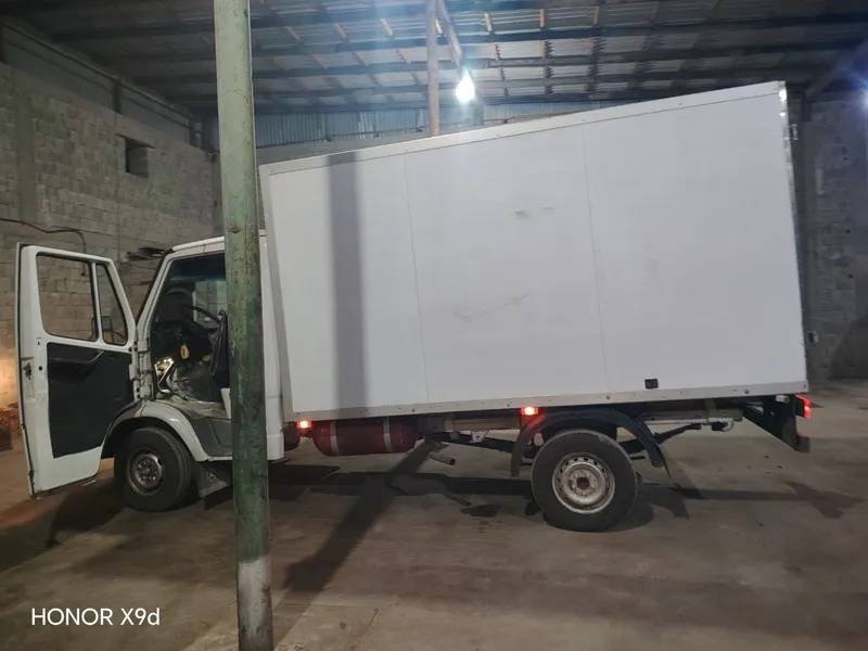 Mersedes benz 207 4 Mersedes benz 207 4