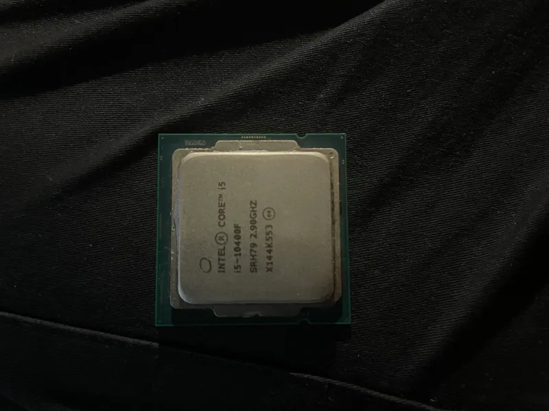 Intel Core i5-10400F (SRH79) protsessorini sotaman