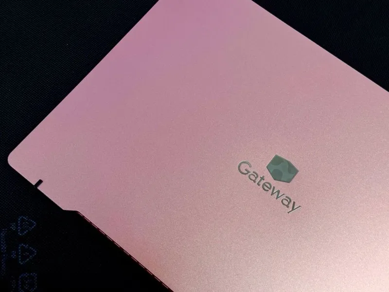 GETWAY RoSe GolD America Sensor EKRAN I7-Processor 5 GETWAY RoSe GolD America Sensor EKRAN I7-Processor 5