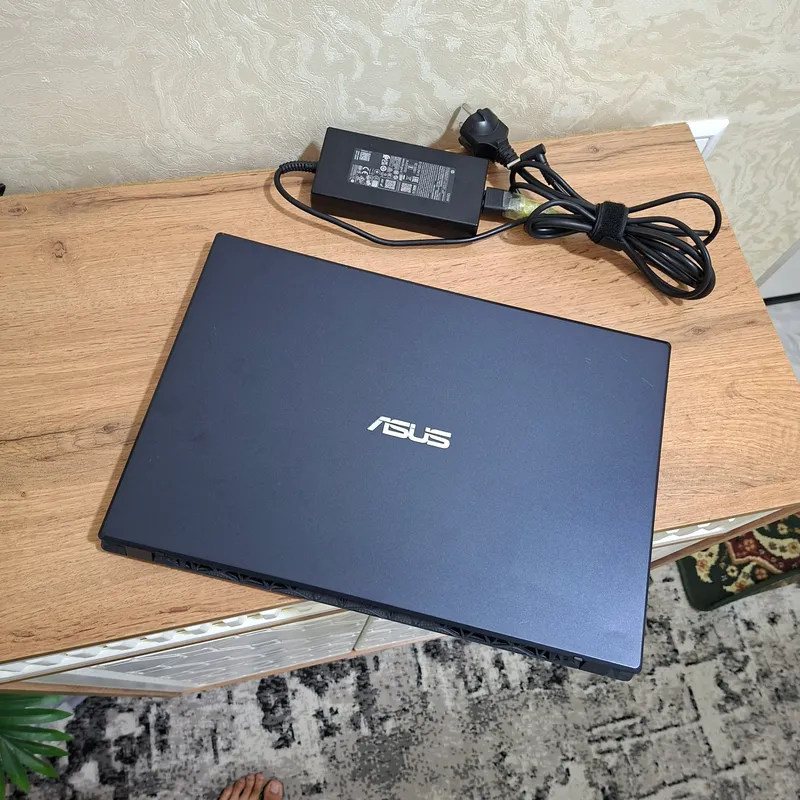 Core i5-9300H/ GTX 1650-4gb/ SSD 512 gb/ OZU 8 gb 4