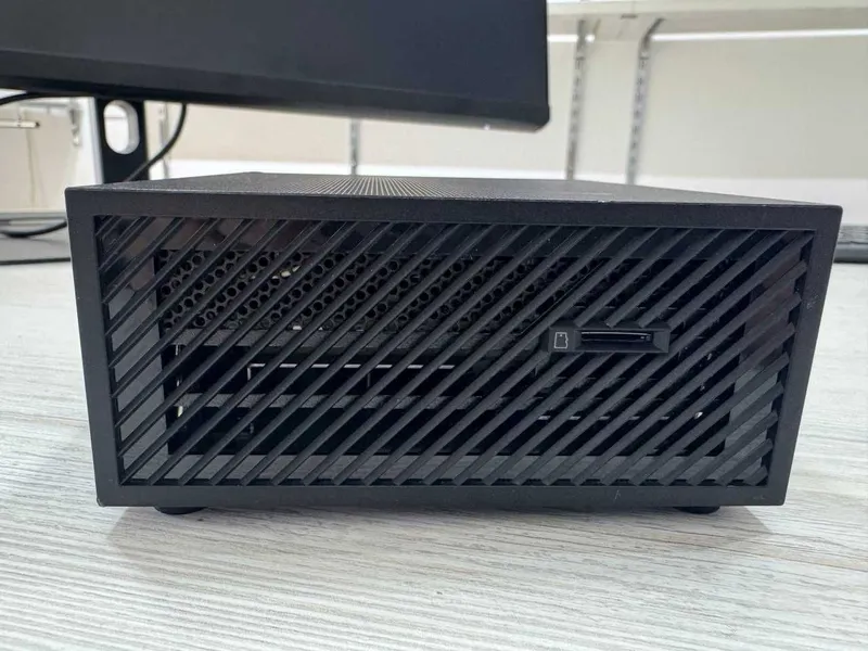 Asus Mini PC PN63-S1 Core i7-11370H, 16 GB operativ xotira, 512 GB SSD 5 Asus Mini PC PN63-S1 Core i7-11370H, 16 GB operativ xotira, 512 GB SSD 5