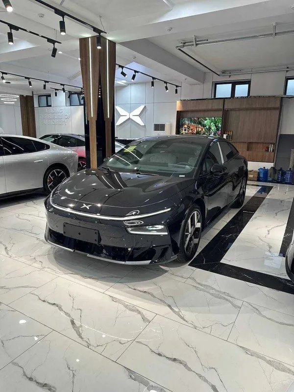 XPENG P7+ 2026 Model 1550 km gibrid Rasmiy sotuvda
