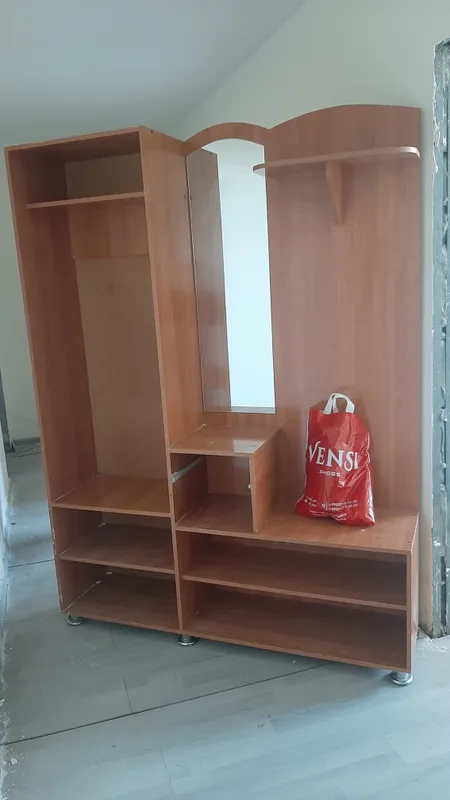 продаётся Шкаф для прихожей