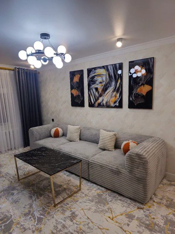продам чиланзар 24.  двух комнатная