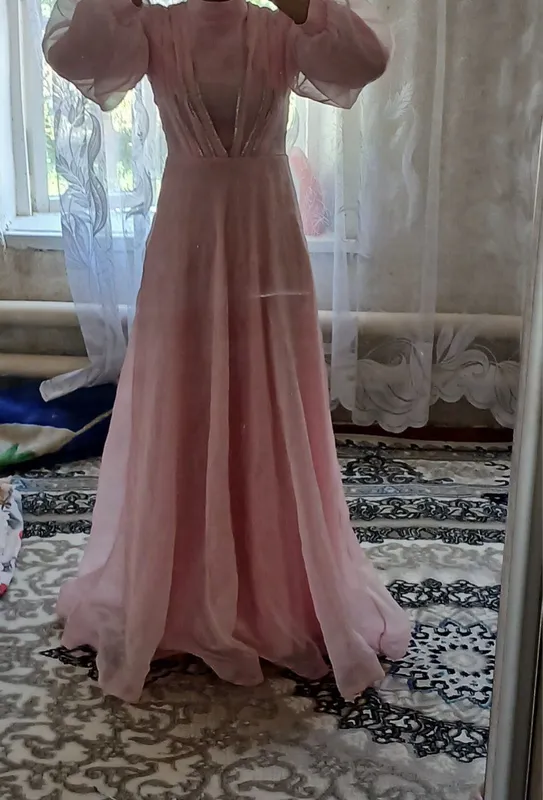 Sotiladi!  1 marta kiyilgan toy koylagi 4