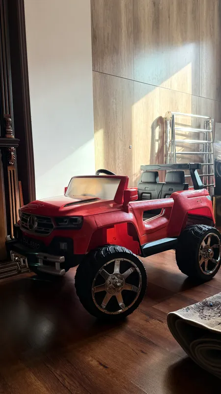 детский электромобиль Mercedes-Benz 1