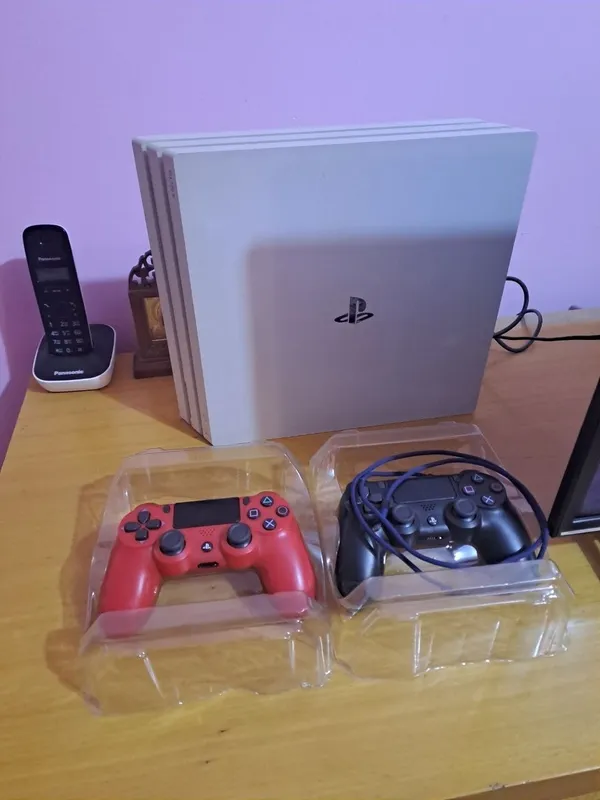 Sony PlayStation 4 Pro 1TB + 2 джойстика 2 Sony PlayStation 4 Pro 1TB + 2 джойстика 2