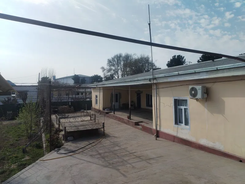 Продается дом с двором 1