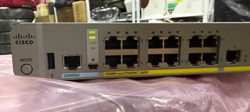 Cisco Catalyst WS-C3560CX-12PC-S 1 Cisco Catalyst WS-C3560CX-12PC-S 1