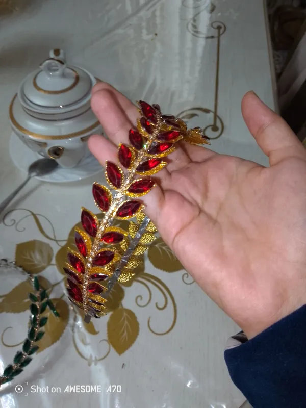 diadema kelinlar uchun narxi 80 ming sóm qól ishi