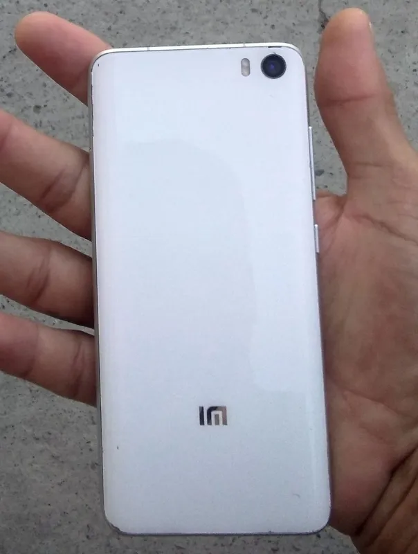 Xiaomi Mi 5 — фото 1