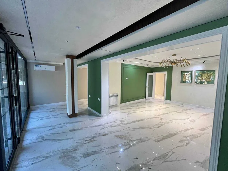 Продажа помещения вдоль дороги 95+20м2 Ор-р: Себзор метро Гафур Гулям 2