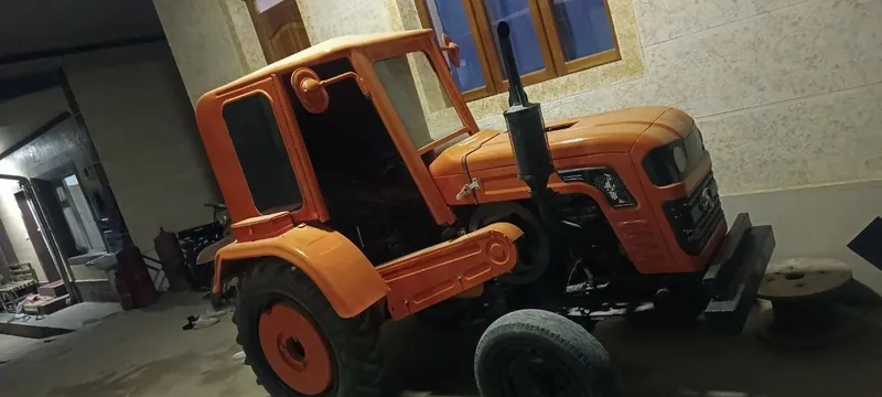 Traktor Chimgan 260 3