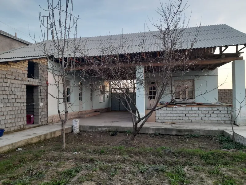 Hovli sotiladi 12 sotix