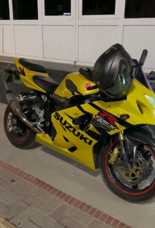 Продается Спорт байк Suzuki 1 Продается Спорт байк Suzuki 1