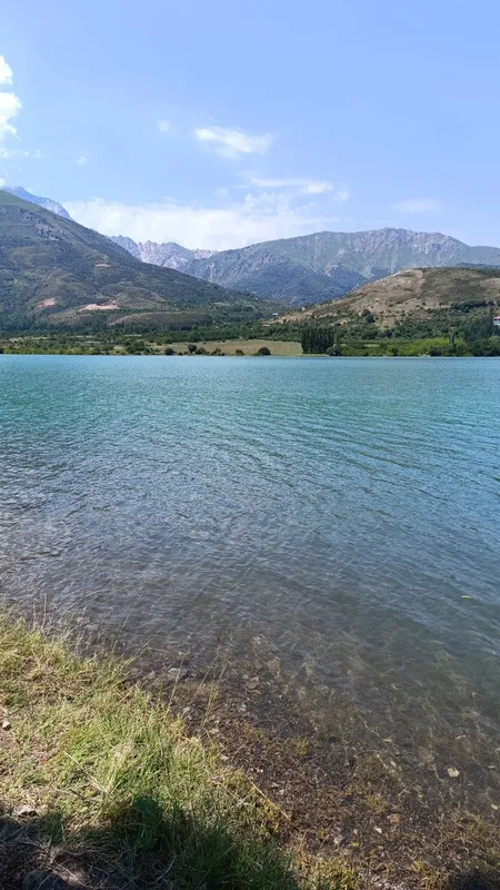 Тапчаны у Чарвакского водохранилища. 2