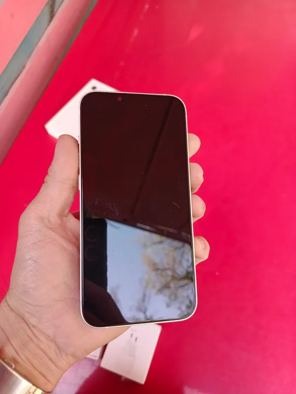 iPhone 13 128gb, yomkost 94% 8