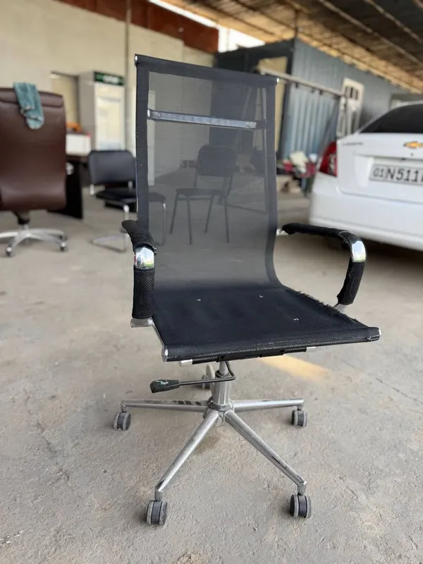 Ofisniy mebel srochna sotiladi 7 Ofisniy mebel srochna sotiladi 7