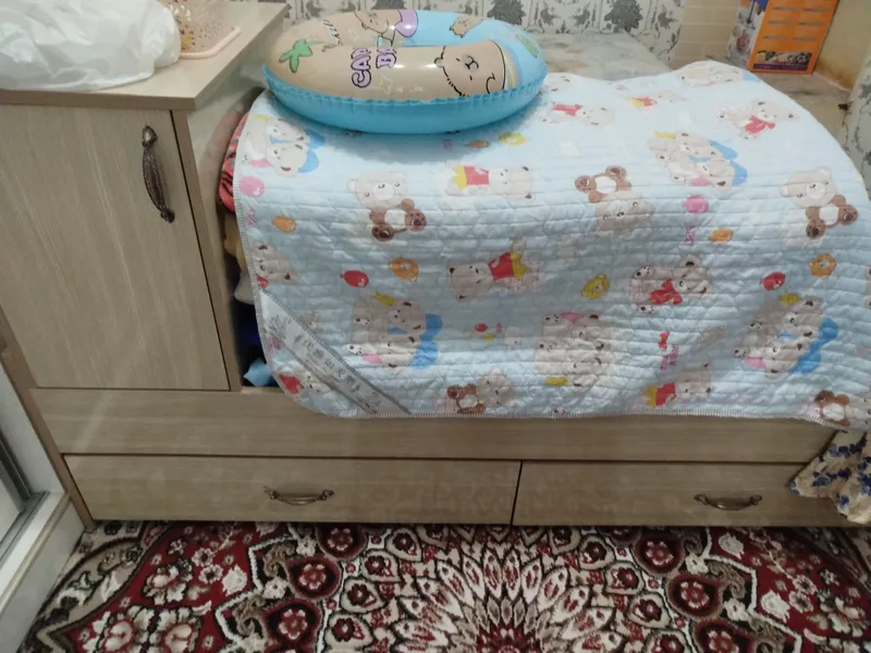 Bolalar karovati buni belanchaki ham bor Bolalar karovati buni belanchaki ham bor