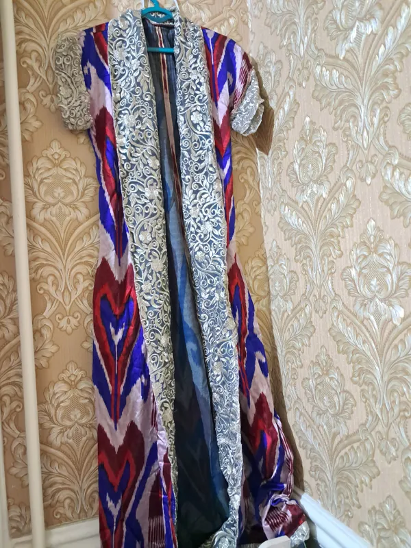 Adras ayollarniki chopon