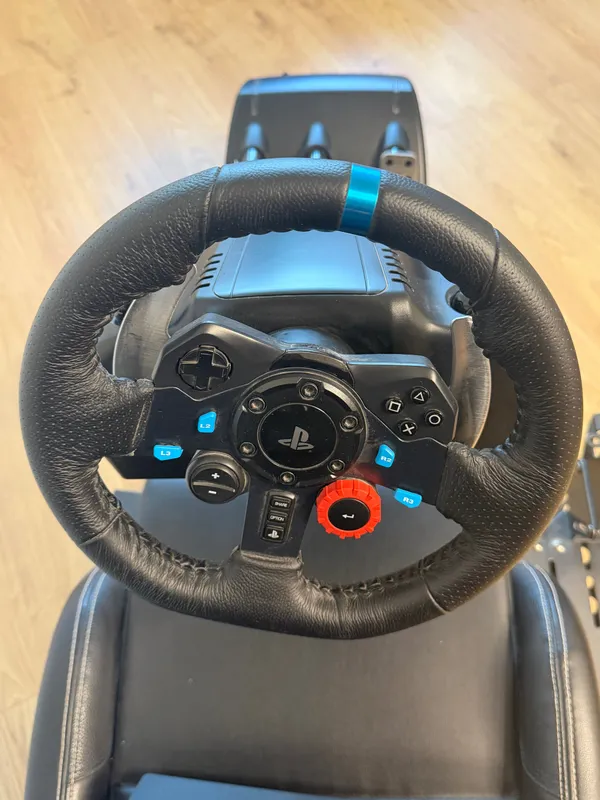 To‘liq to‘plam: PlayStation4 (PS4) pristavkasi kreslo, rul va pedallar bilan 3 To‘liq to‘plam: PlayStation4 (PS4) pristavkasi kreslo, rul va pedallar bilan 3