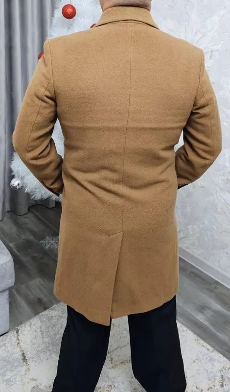 Erkaklar paltosi, ishlatilgan, 52–54 o‘lchamga. 4 Erkaklar paltosi, ishlatilgan, 52–54 o‘lchamga. 4