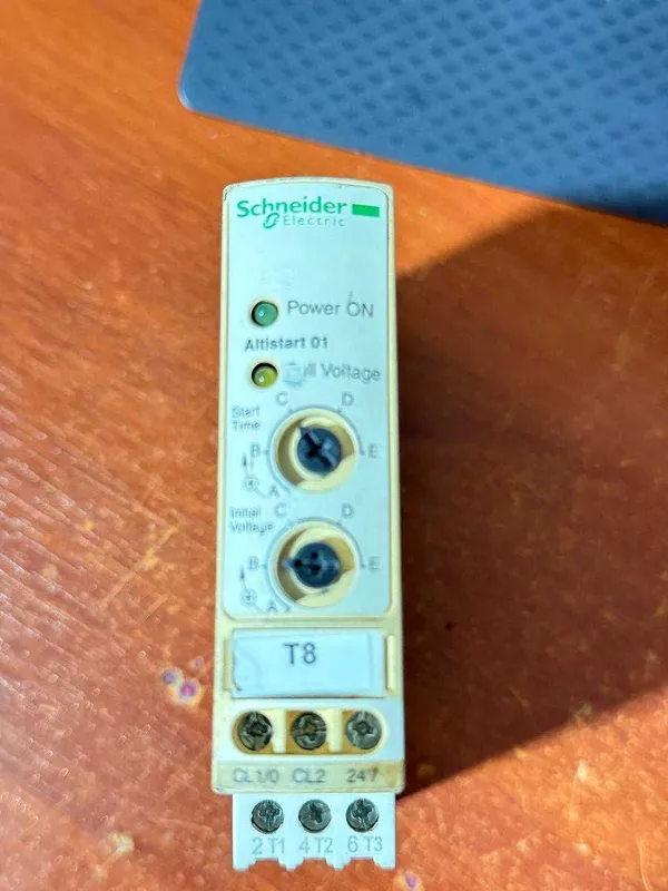 Устройство плавного пуска Schneider Electric Altistart 1 Устройство плавного пуска Schneider Electric Altistart 1
