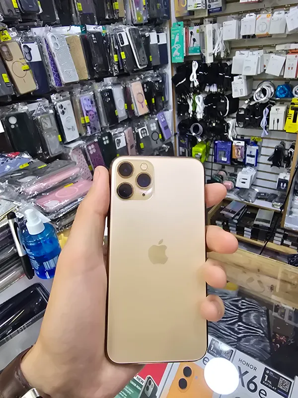 iphone 11 pro 2